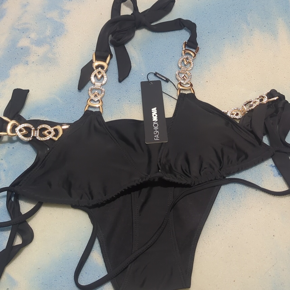 Fashion Nova bathing suit sets